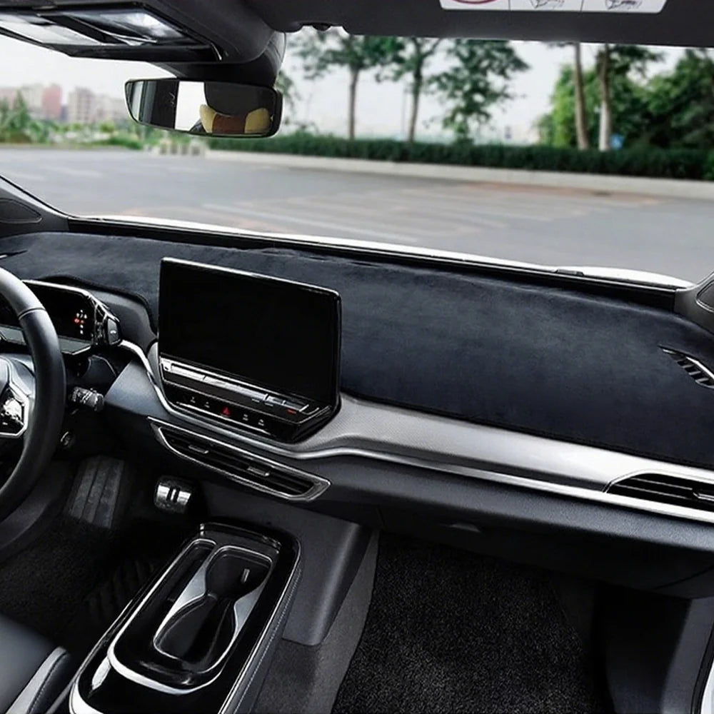 Italian Velvet Dashboard Sunshade Mat For VW ID.4 2021–2025 - Evooor