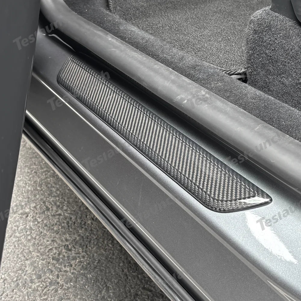 High-Quality Carbon Fiber Door Sill Guards Set for Tesla Model Y Juniper 2025+ (2 Pieces) - Evooor