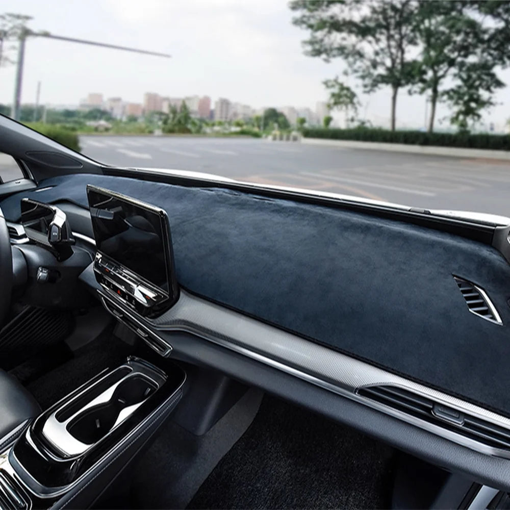 Italian Velvet Dashboard Sunshade Mat For VW ID.4 2021–2025 - Evooor