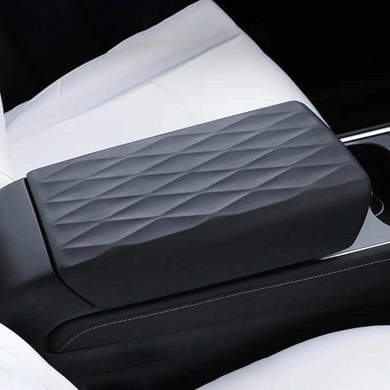 Tesla Model Y / 3 armrest box decorative cover TPE material, scratch-resistant and wear-resistant (2017-2023) - Evooor