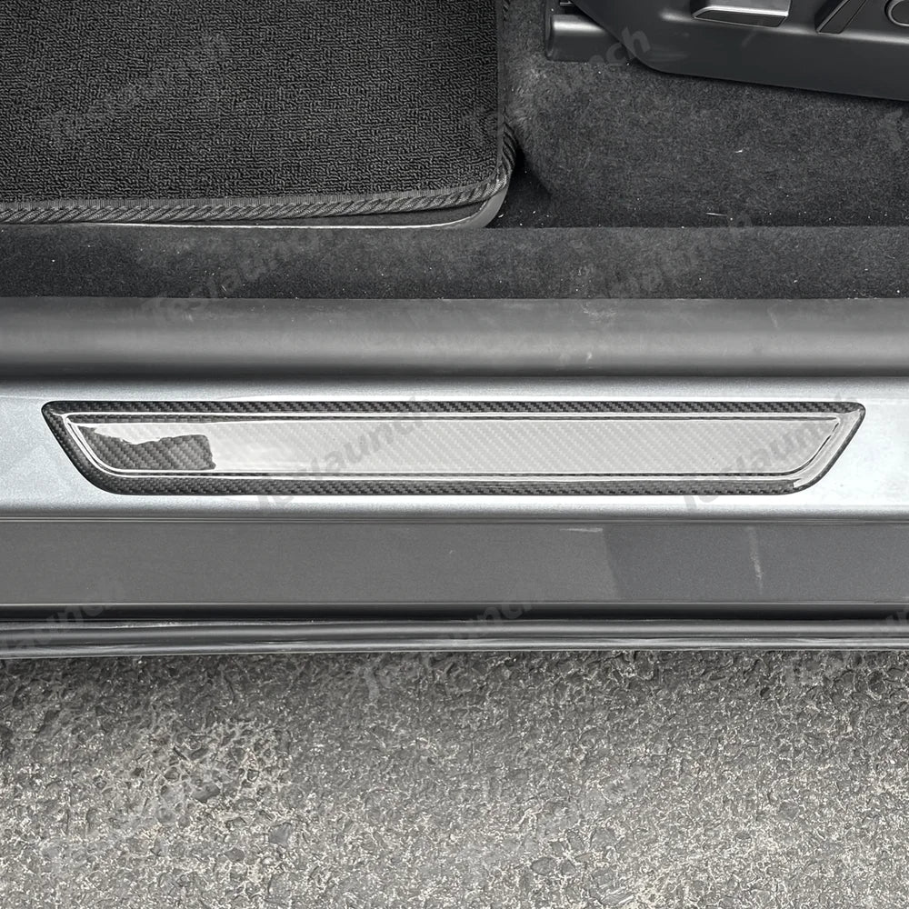 High-Quality Carbon Fiber Door Sill Guards Set for Tesla Model Y Juniper 2025+ (2 Pieces) - Evooor