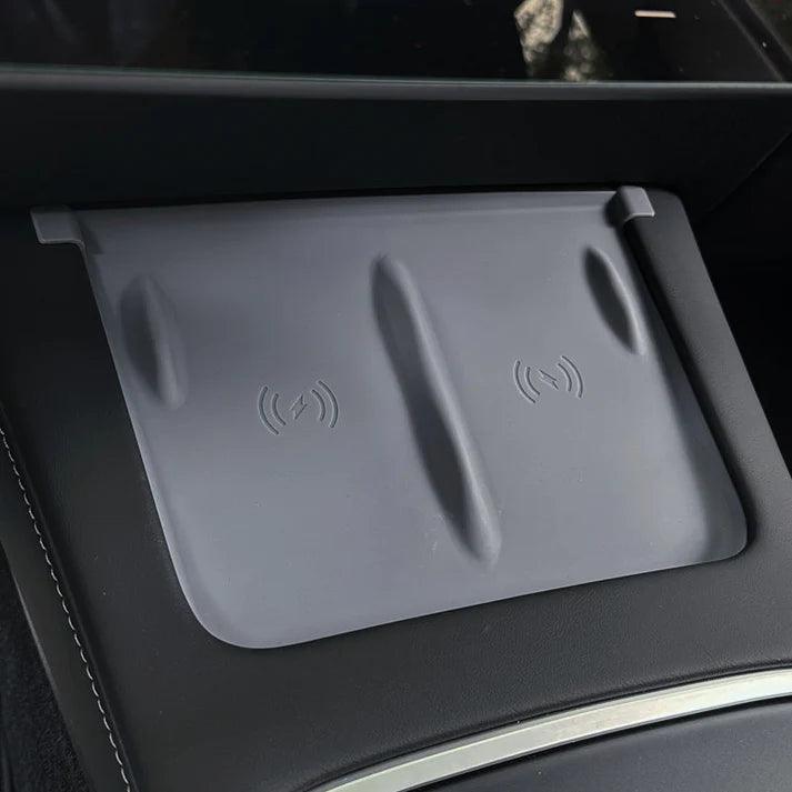 Model 3/Y Central Control Wireless Charging Silicone Pad for Tesla - Evooor