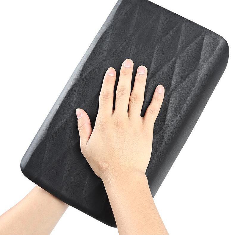 Tesla Model Y / 3 armrest box decorative cover TPE material, scratch-resistant and wear-resistant (2017-2023) - Evooor