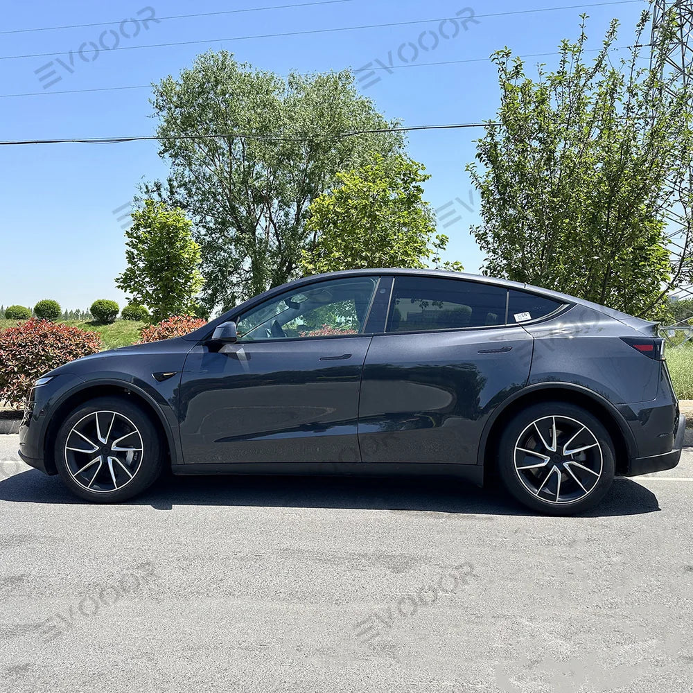 Highland Performance 19"-os kerékborítás szett Tesla Model Y - Továbbfejlesztett borókamintázat (4 db)